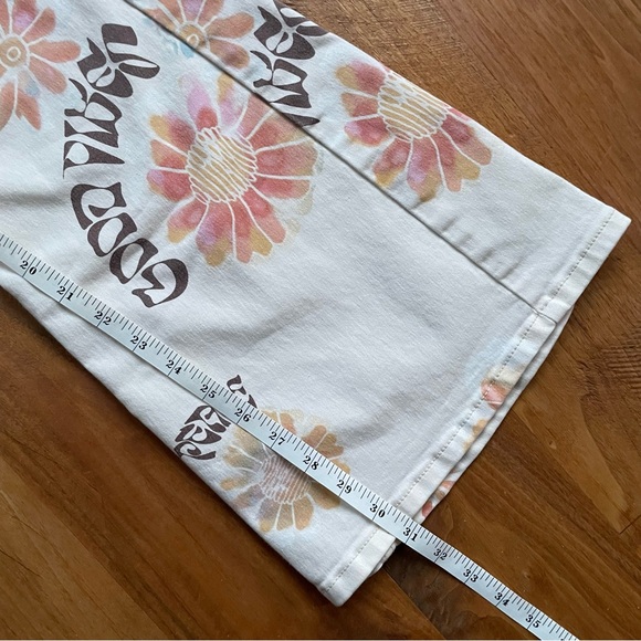 We The Free Penny Pull-On Printed Flare Jeans Floral Good Vibes Combo sz 28 - Picture 14 of 16